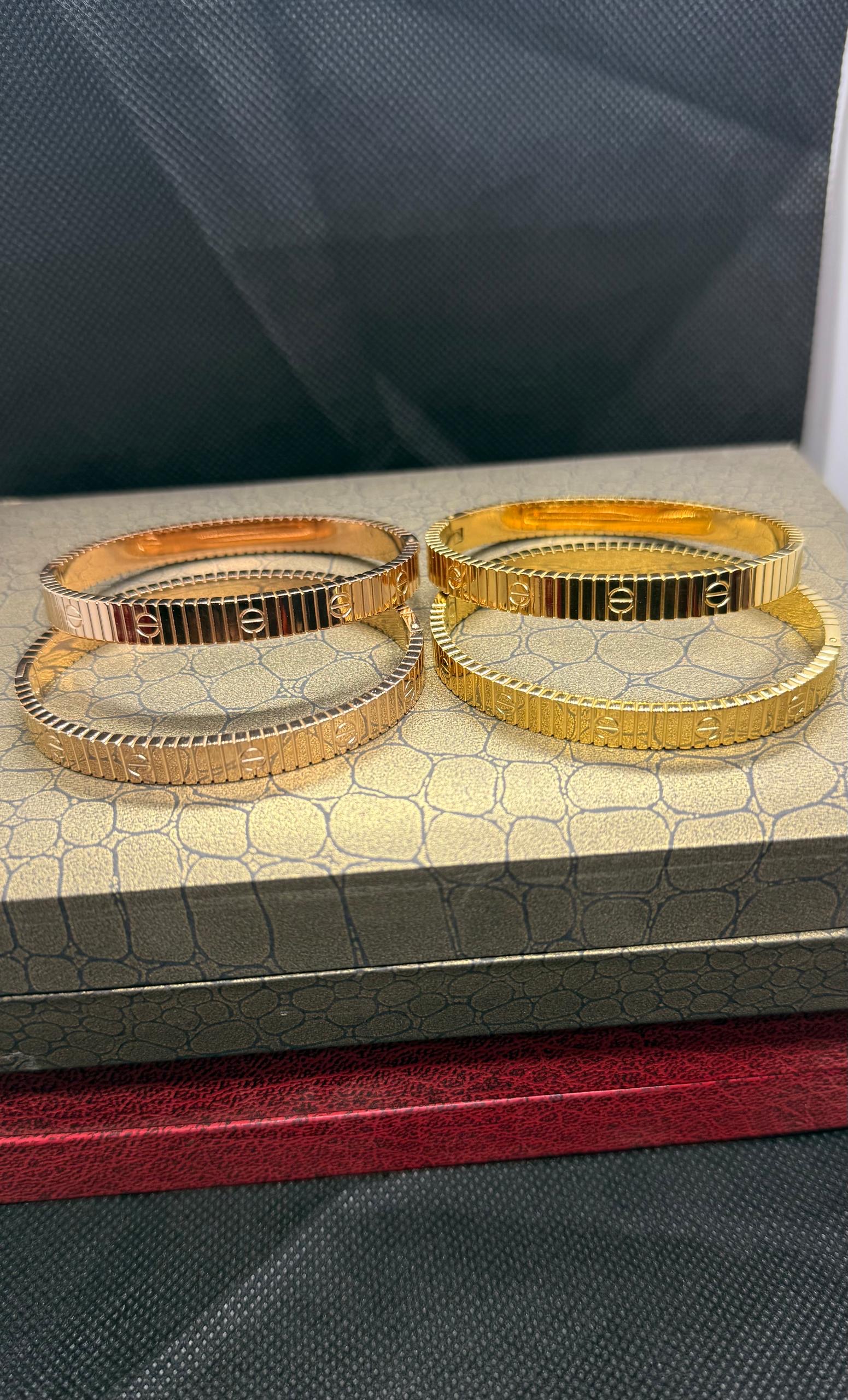 Fashion bangle