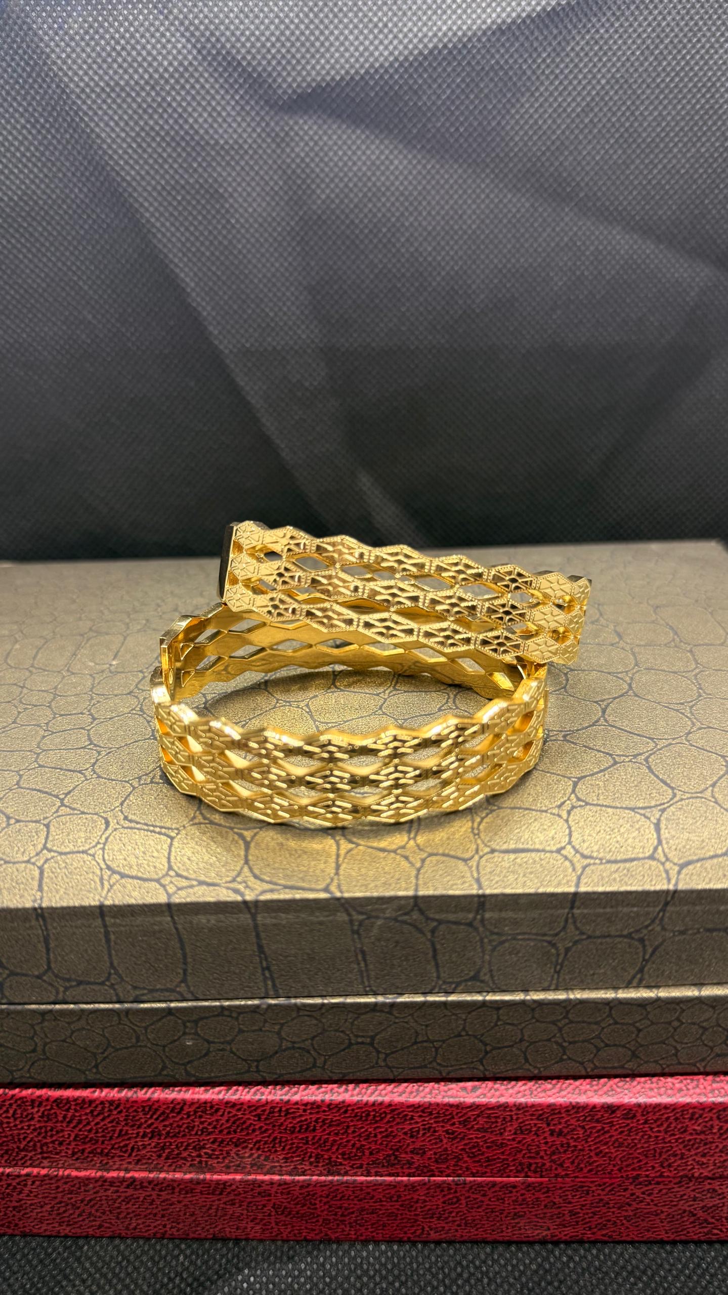 Fashion bangle