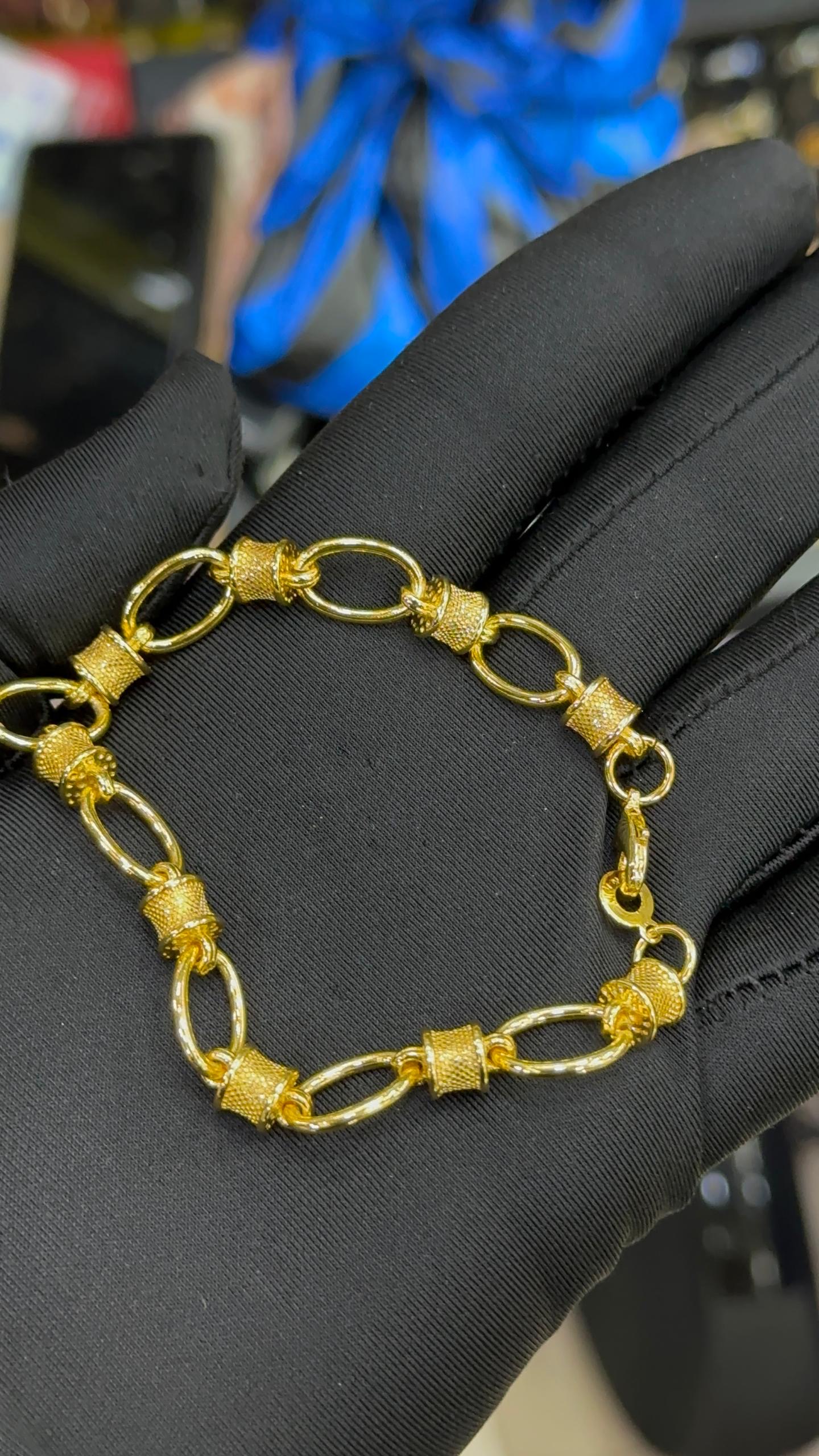 Gold bangle