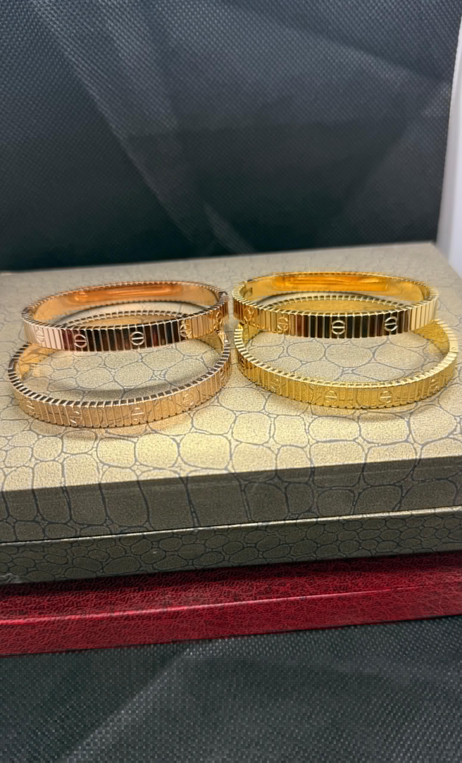 Fashion bangle