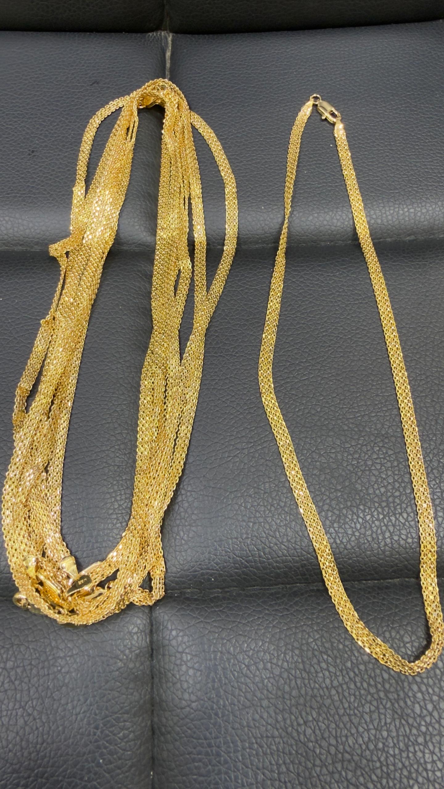 Carpet necklace